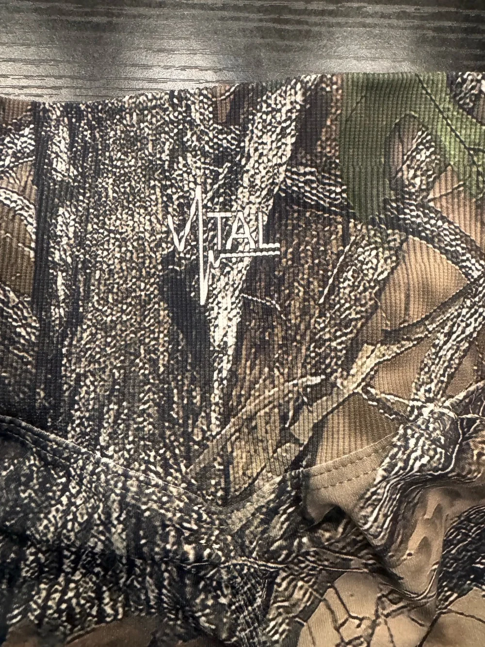 NWOT Vital Apparel Pinnacle Seamless Scrunch Butt 4” Forest Camo — Small - Picture 5 of 9